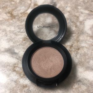 MAC Cosmetics Eyeshadow Era